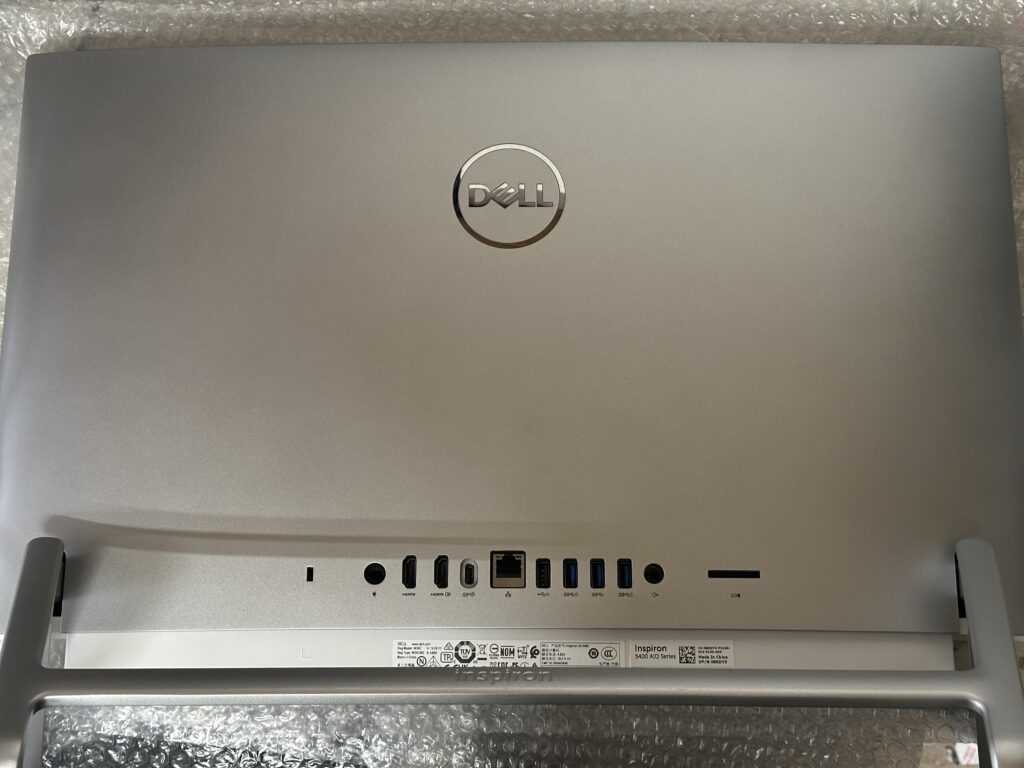 Inspiron 5400の背面