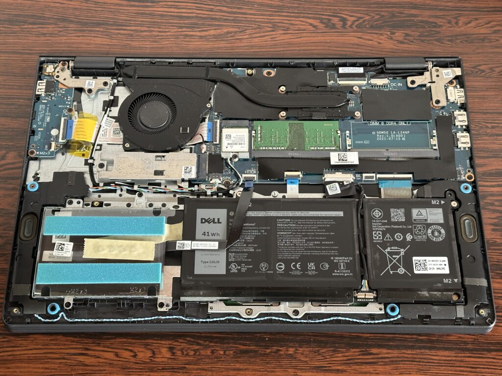 ボトムカバーを外したところ