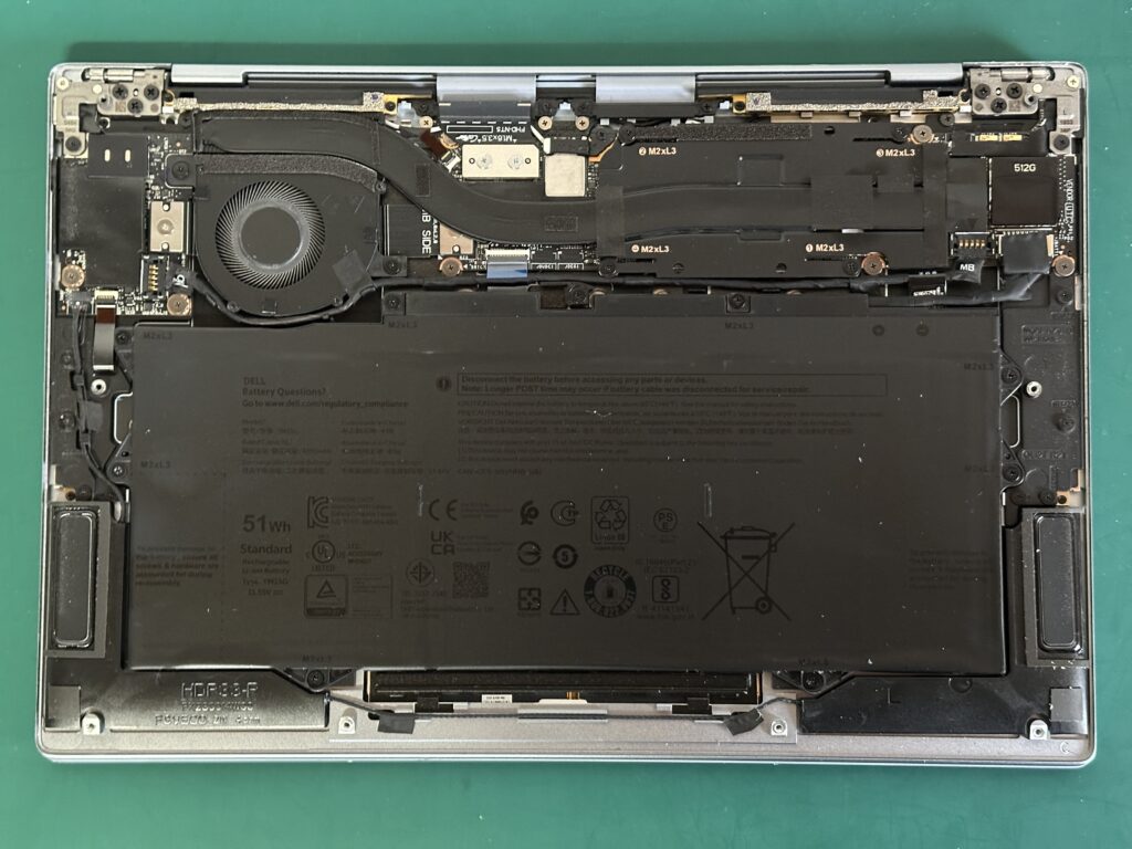 ボトムカバーを外したところ