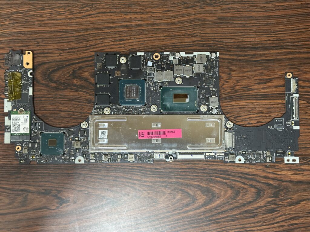 Yogo S740 15IRH マザーボード表面