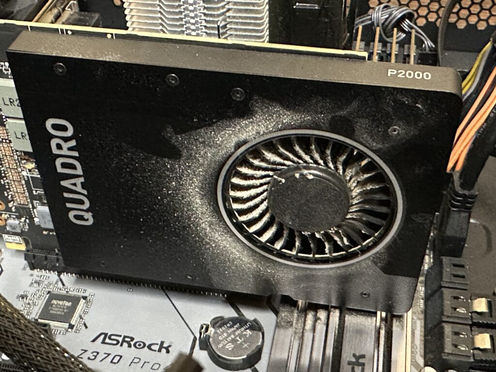 raytrek LZ P2 グラフィックカードの清掃前