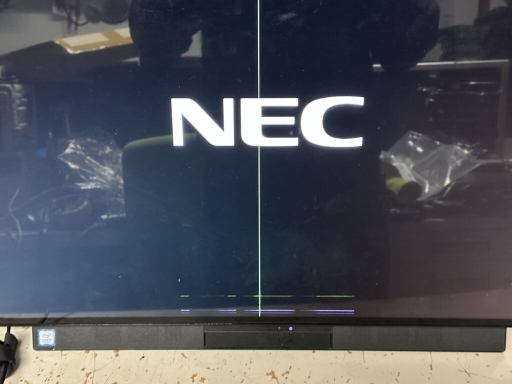 PC-DA500MAB 縦線の出ている様子