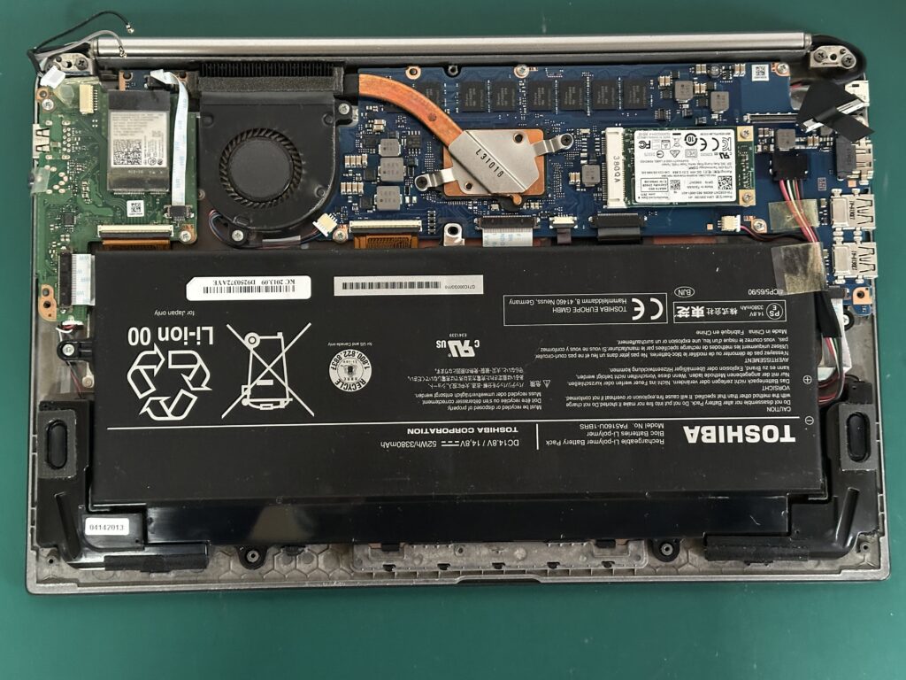 KIRA V634/27KS ボトムカバーを外したところ