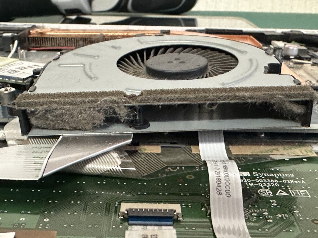 HP 15-da0058TX ファンの清掃前