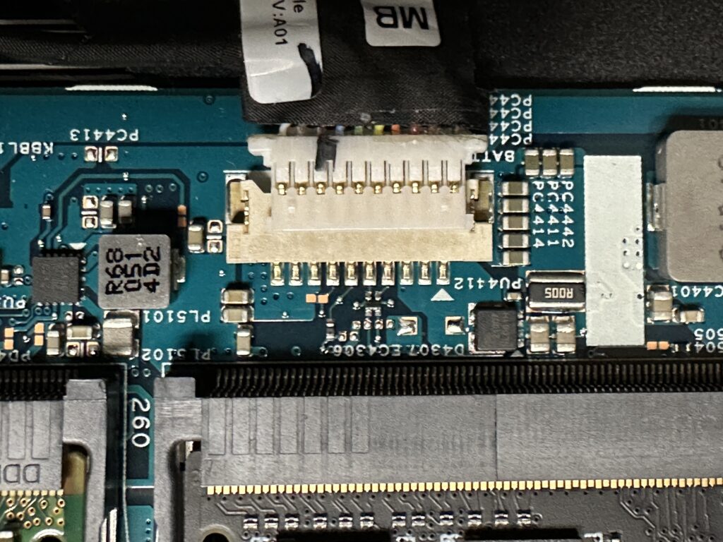 Inspiron 3510 バッテリーコネクタの拡大