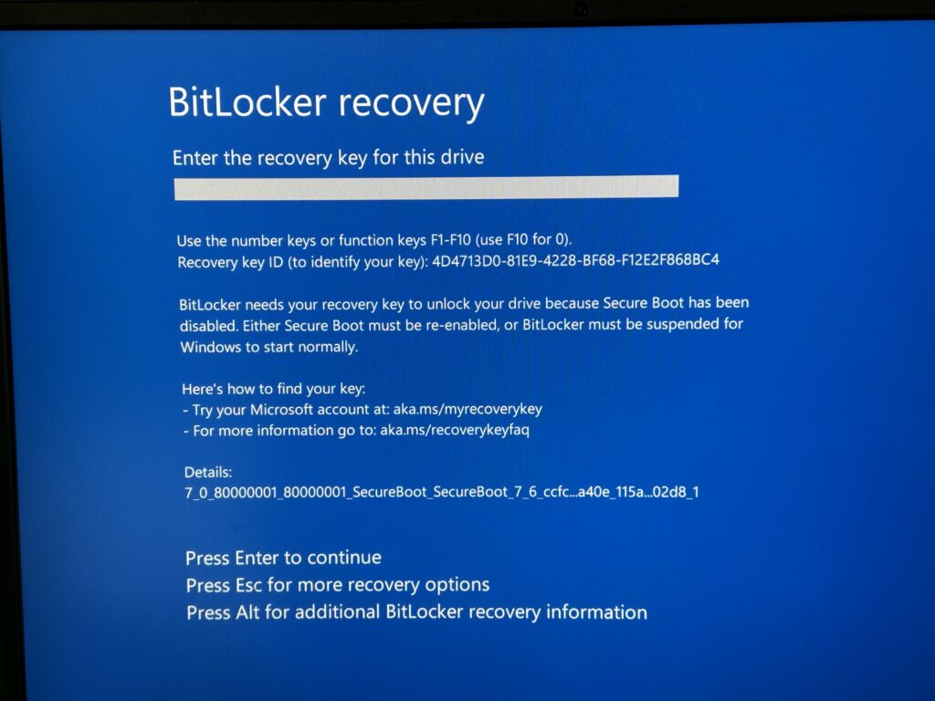 Vostro 13 5310 BitLockerの回復キー要求が出ているところ