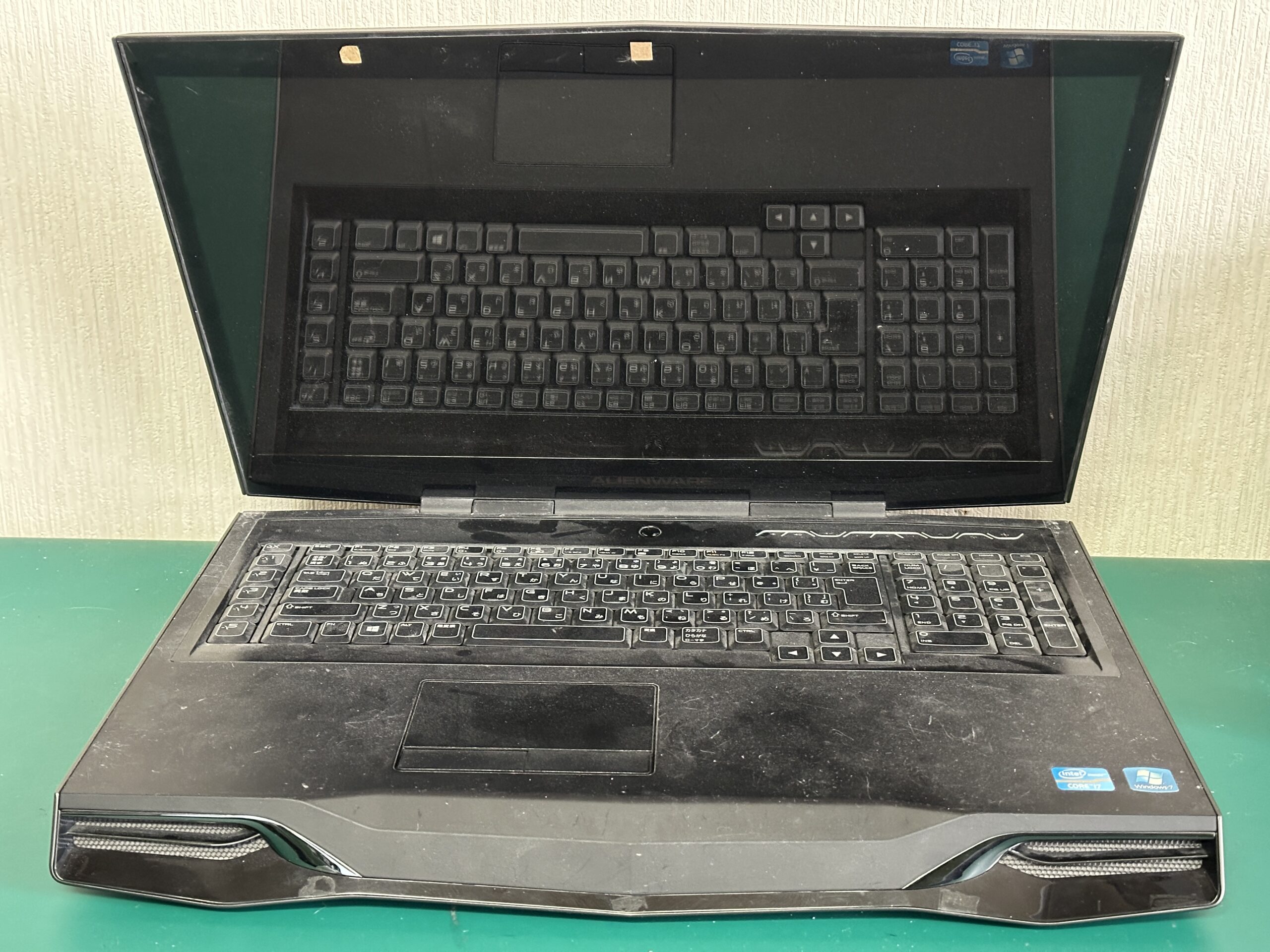 Alienware M18x R2 挿すと消える