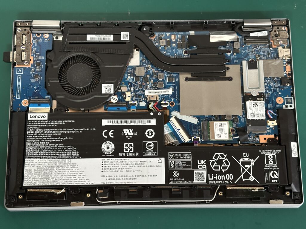 IdeaPad Flex 5 14ALC05 の分解をしたところ