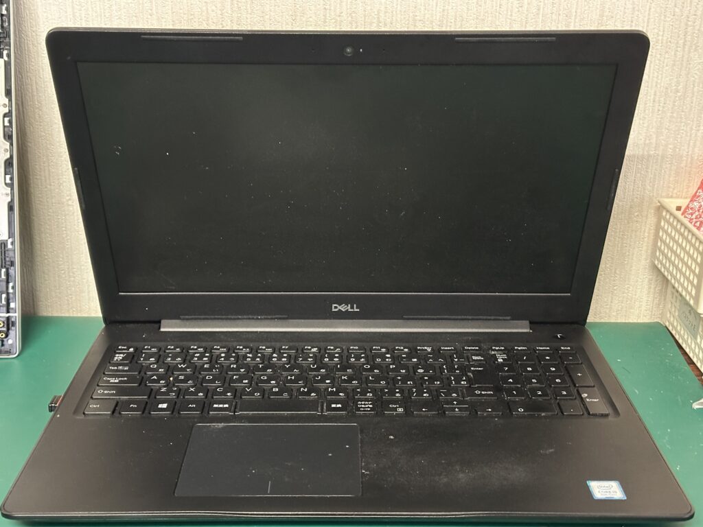 Latitude 3590