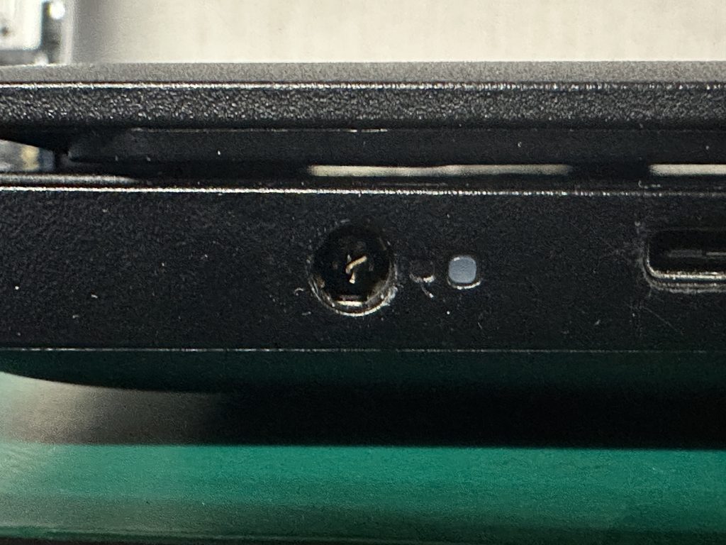 Latitude 3590 故障した電源ジャック